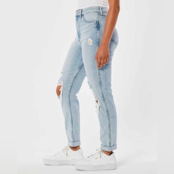 Hollister -Ultra High-Rise Ripped Mom Jeans-Light Destroy. Size:00 R (24W). NWT - Picture 10 of 15